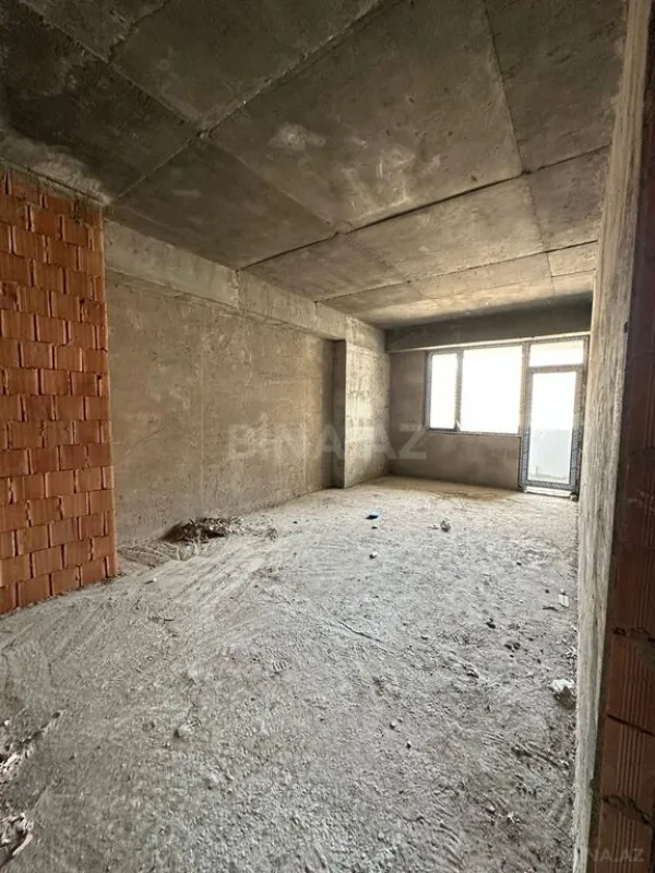 Satılır 2 otaqlı mənzil 106 m²