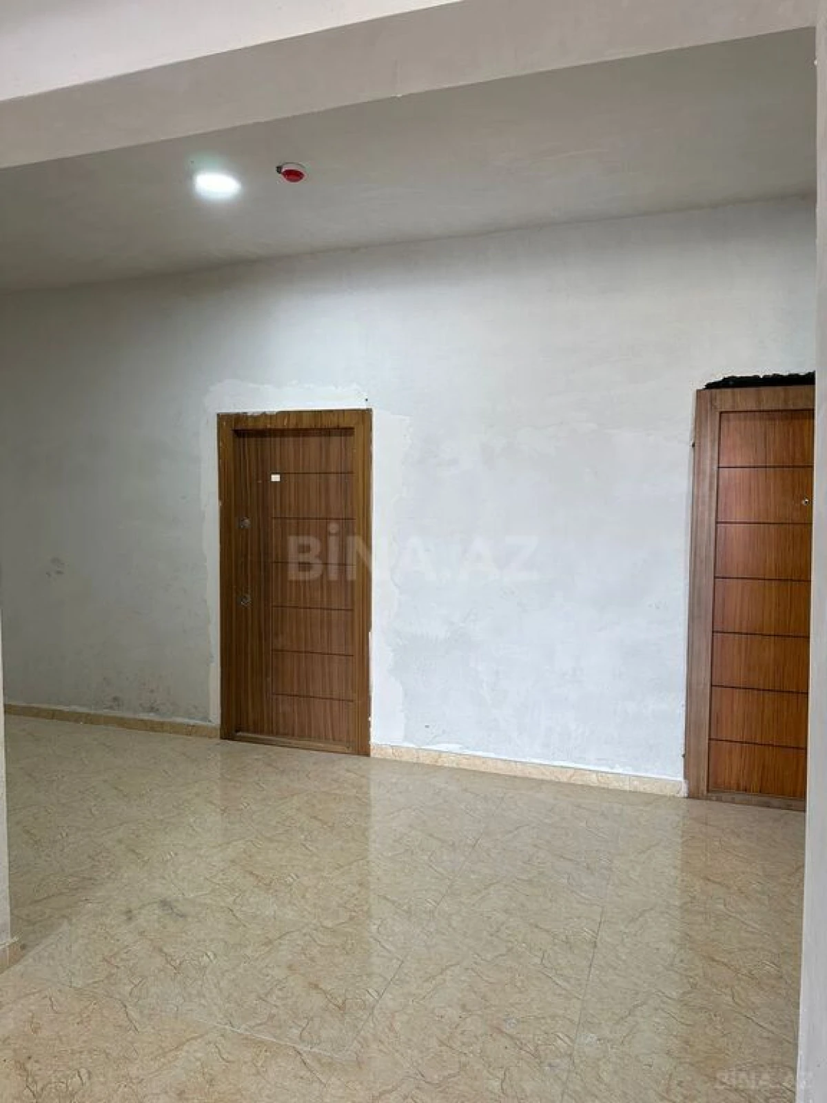 Satılır 2 otaqlı mənzil 106 m²