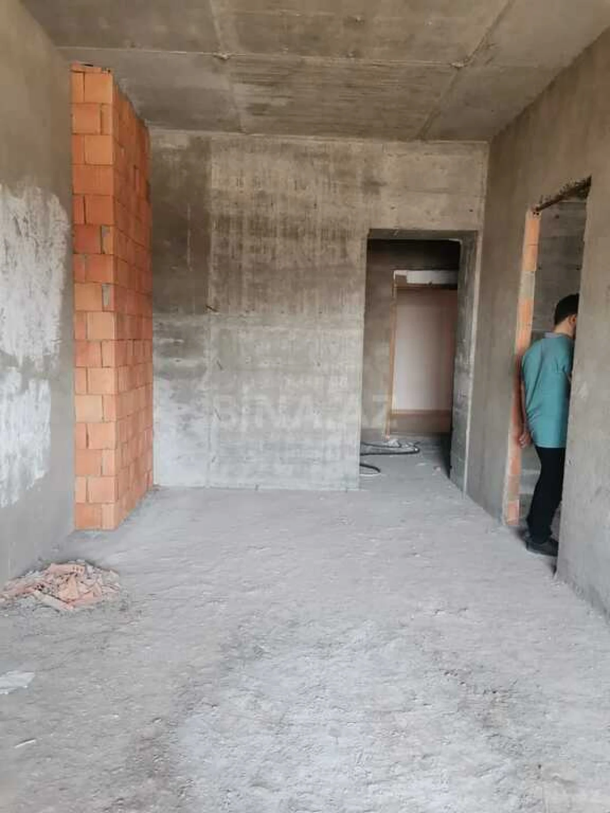 Satılır 2 otaqlı mənzil 106 m²