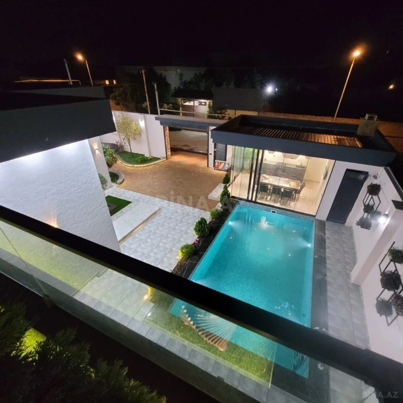 Satılır 4 otaqlı həyət evi 160 m²