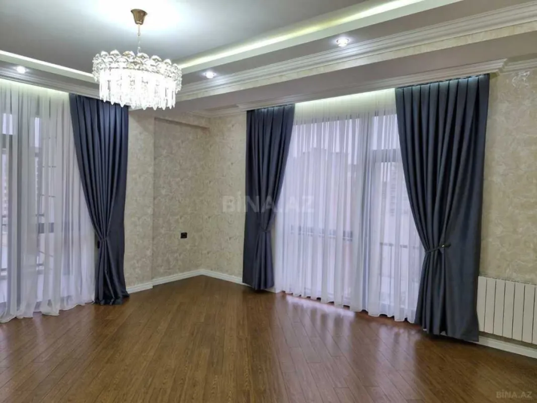 Satılır 3 otaqlı mənzil 115 m²
