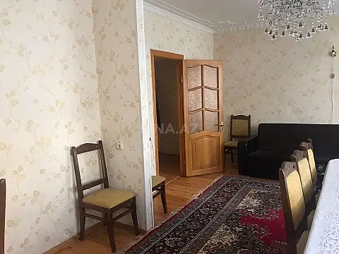 Satılır 5 otaqlı mənzil 110 m²