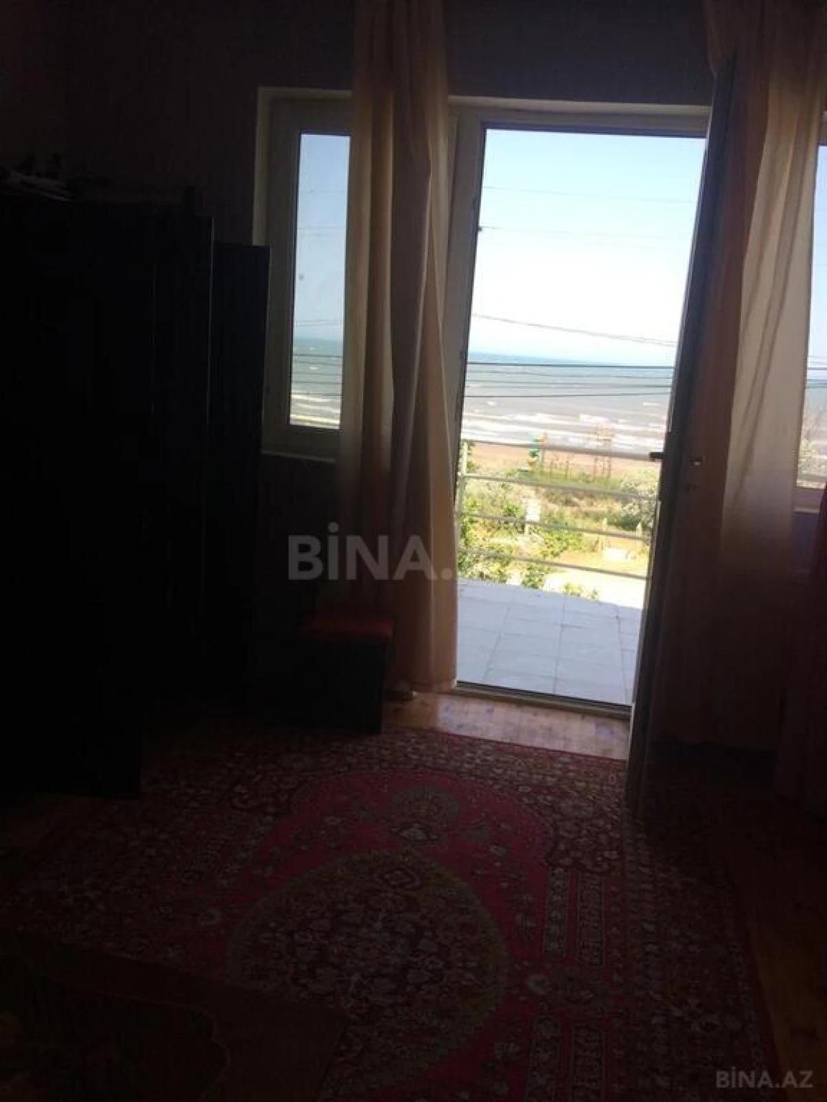 Satılır obyekt 557 m²