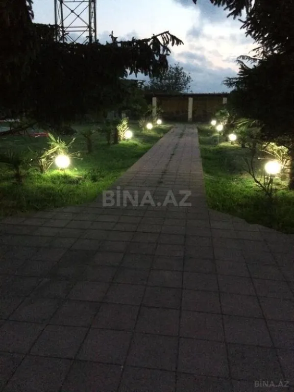 Satılır obyekt 557 m²