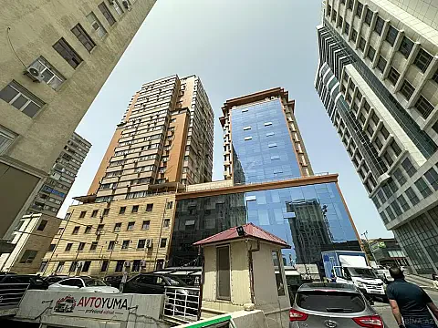 Satılır 3 otaqlı mənzil 128 m²