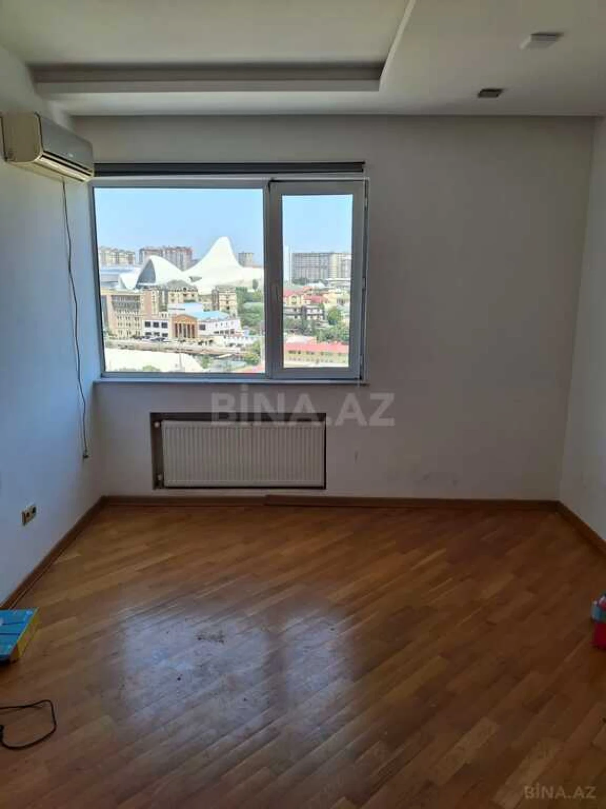 Satılır 3 otaqlı mənzil 128 m²