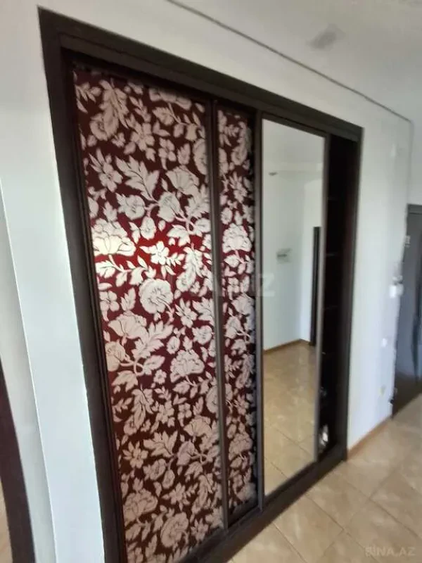 Satılır 3 otaqlı mənzil 128 m²
