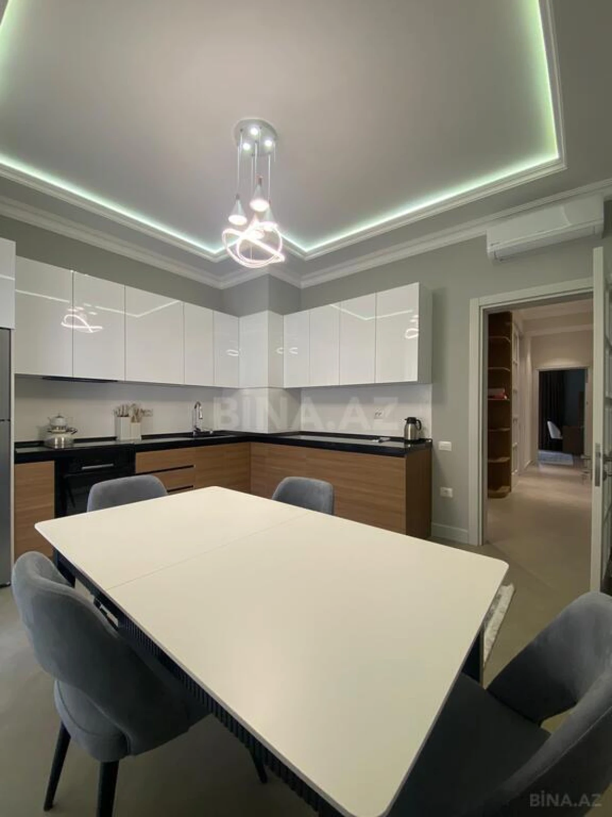 Kirayə verilir 3 otaqlı mənzil 140 m²