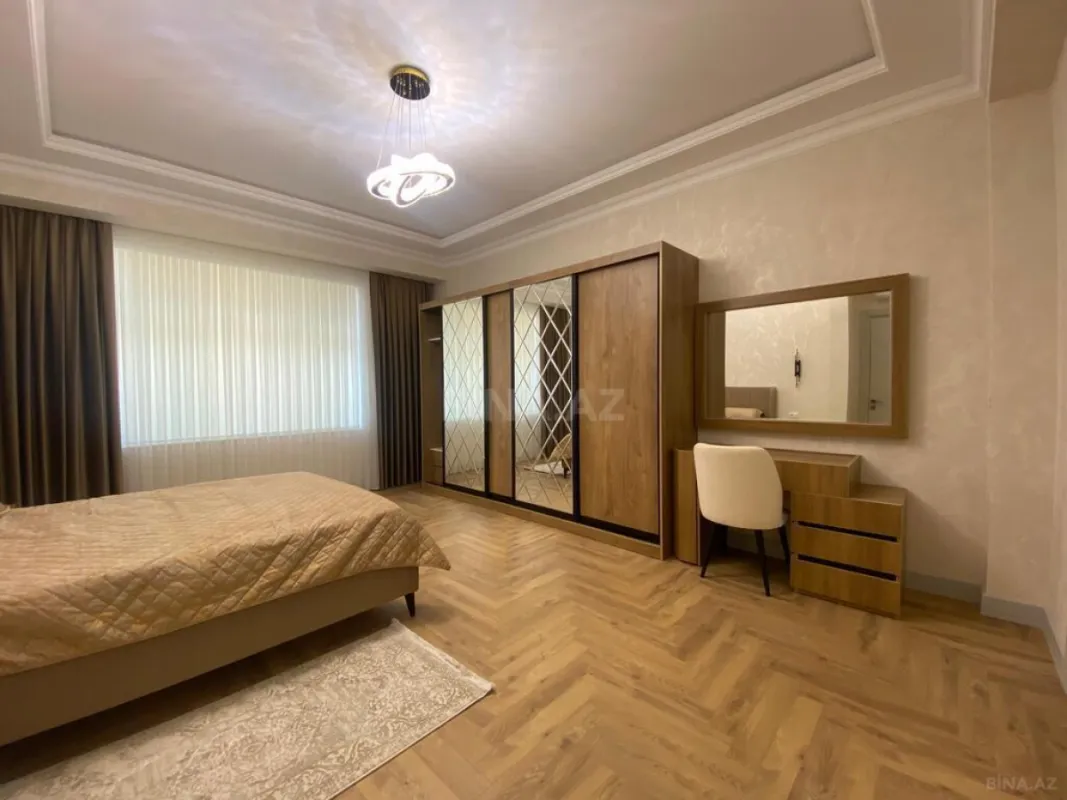 Kirayə verilir 3 otaqlı mənzil 140 m²