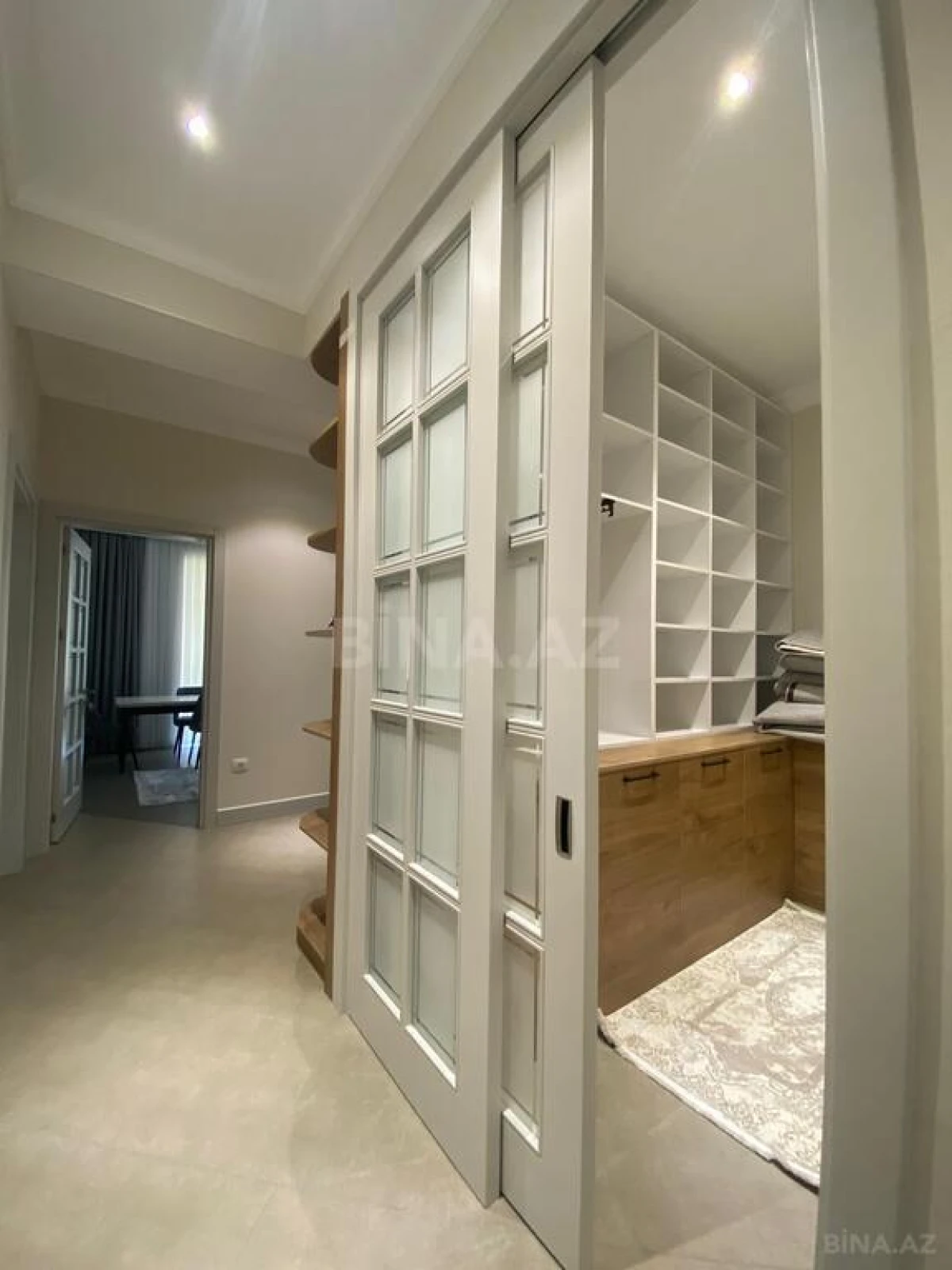 Kirayə verilir 3 otaqlı mənzil 140 m²