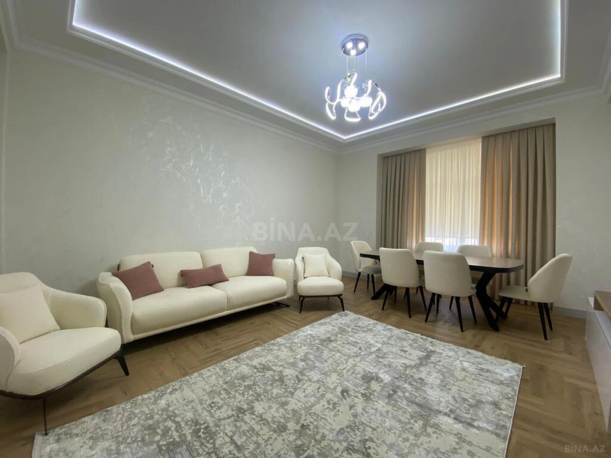 Kirayə verilir 3 otaqlı mənzil 140 m²