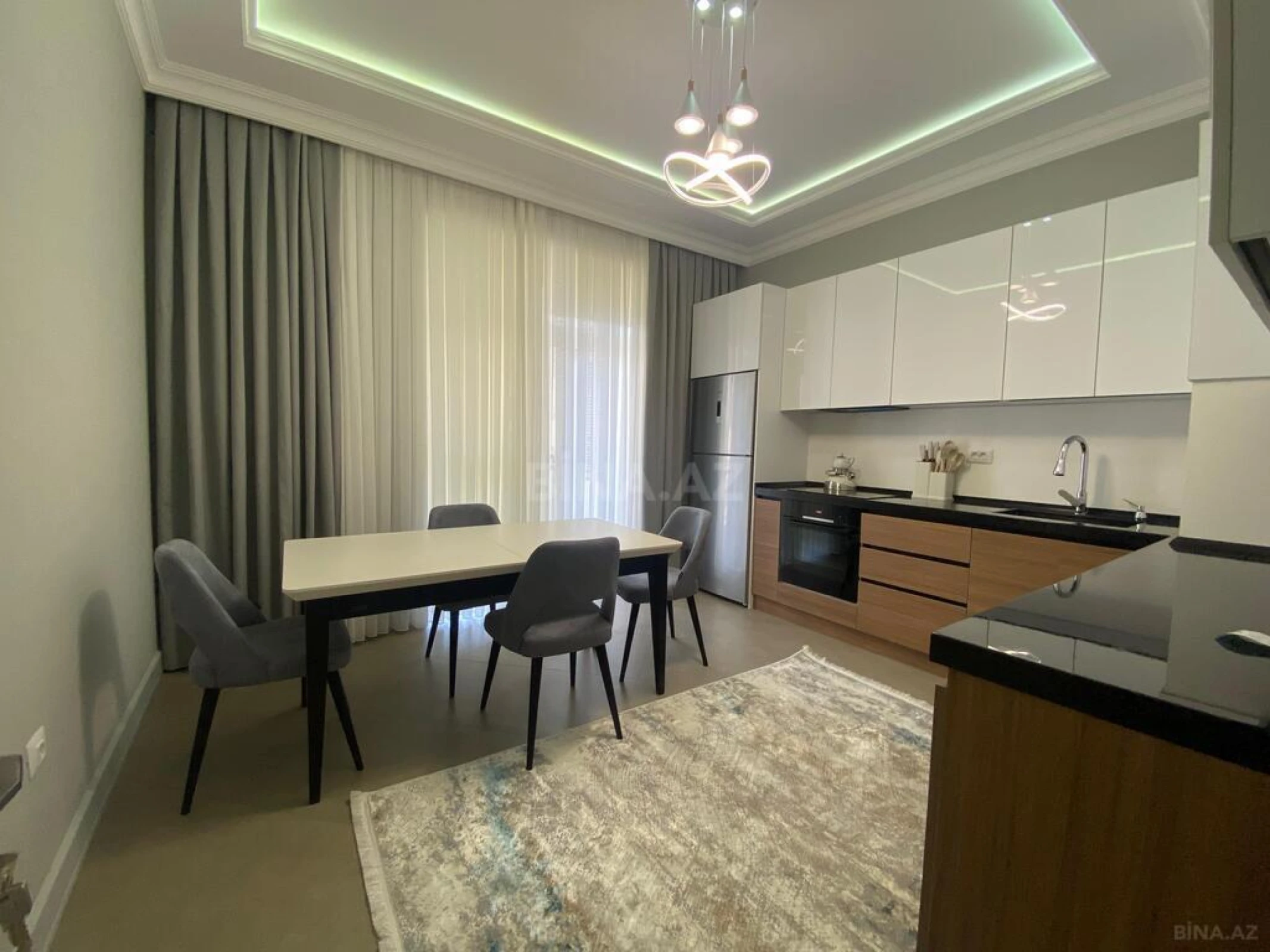 Kirayə verilir 3 otaqlı mənzil 140 m²