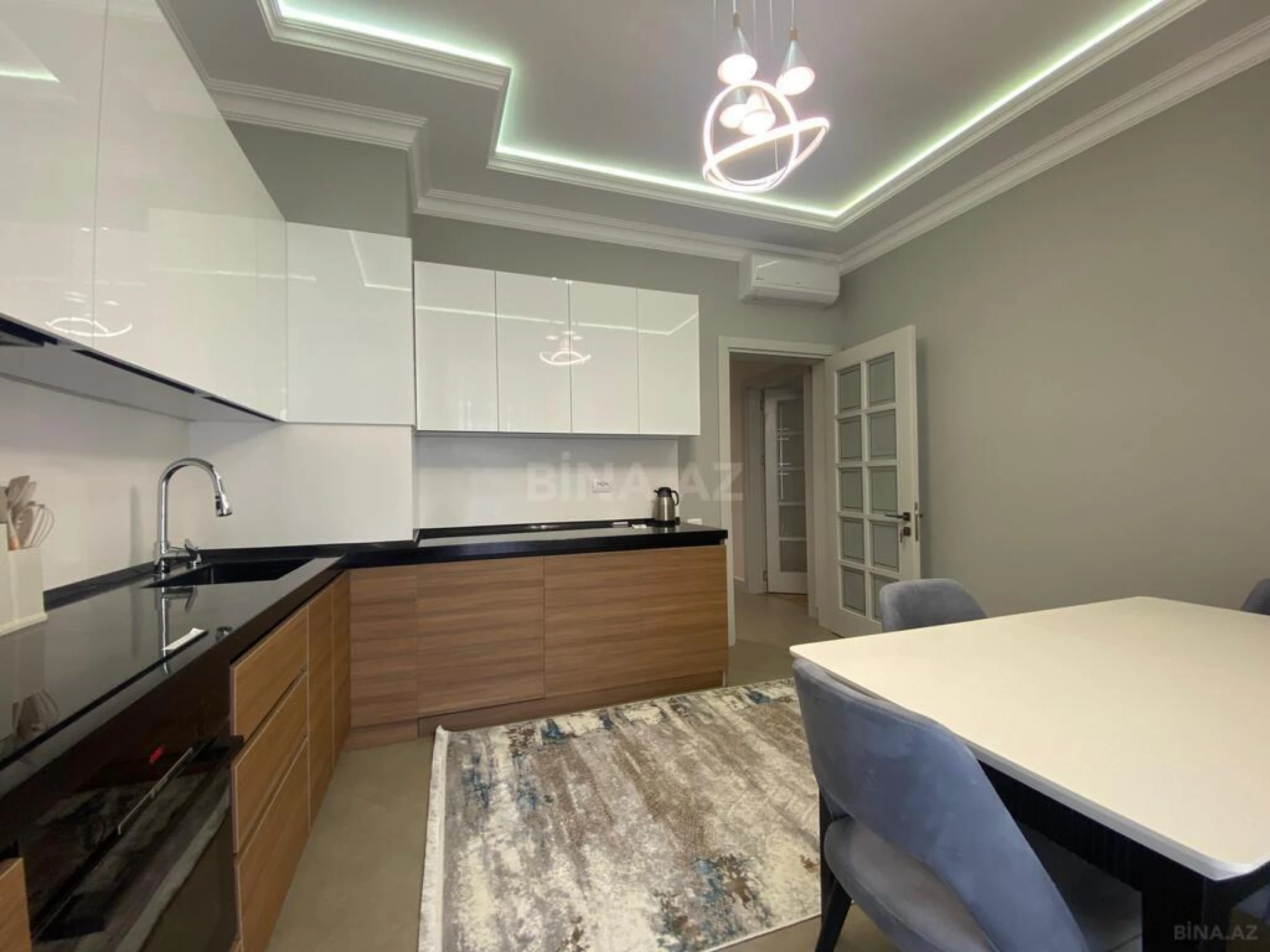 Kirayə verilir 3 otaqlı mənzil 140 m²