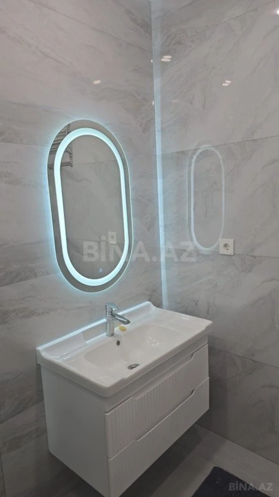Satılır 2 otaqlı mənzil 74.5 m²