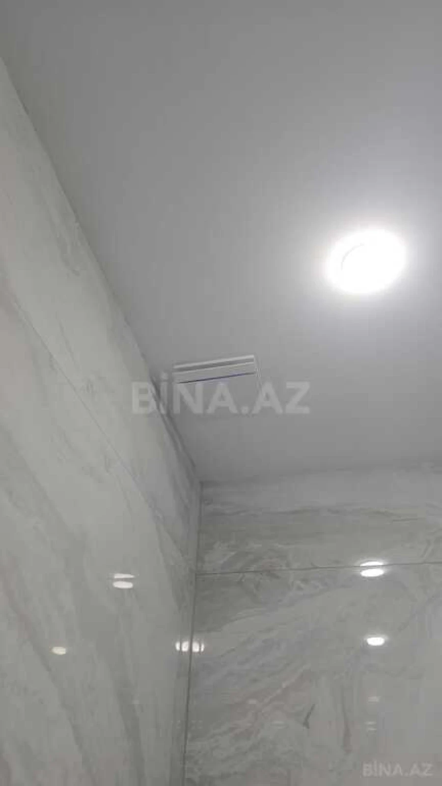 Satılır 2 otaqlı mənzil 74.5 m²