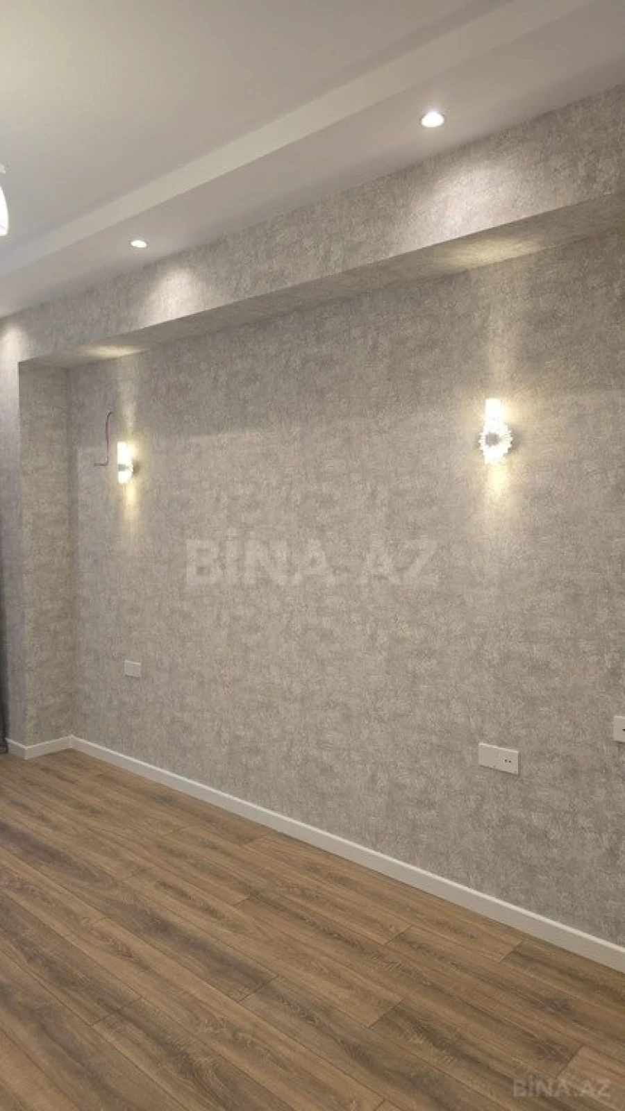 Satılır 2 otaqlı mənzil 74.5 m²