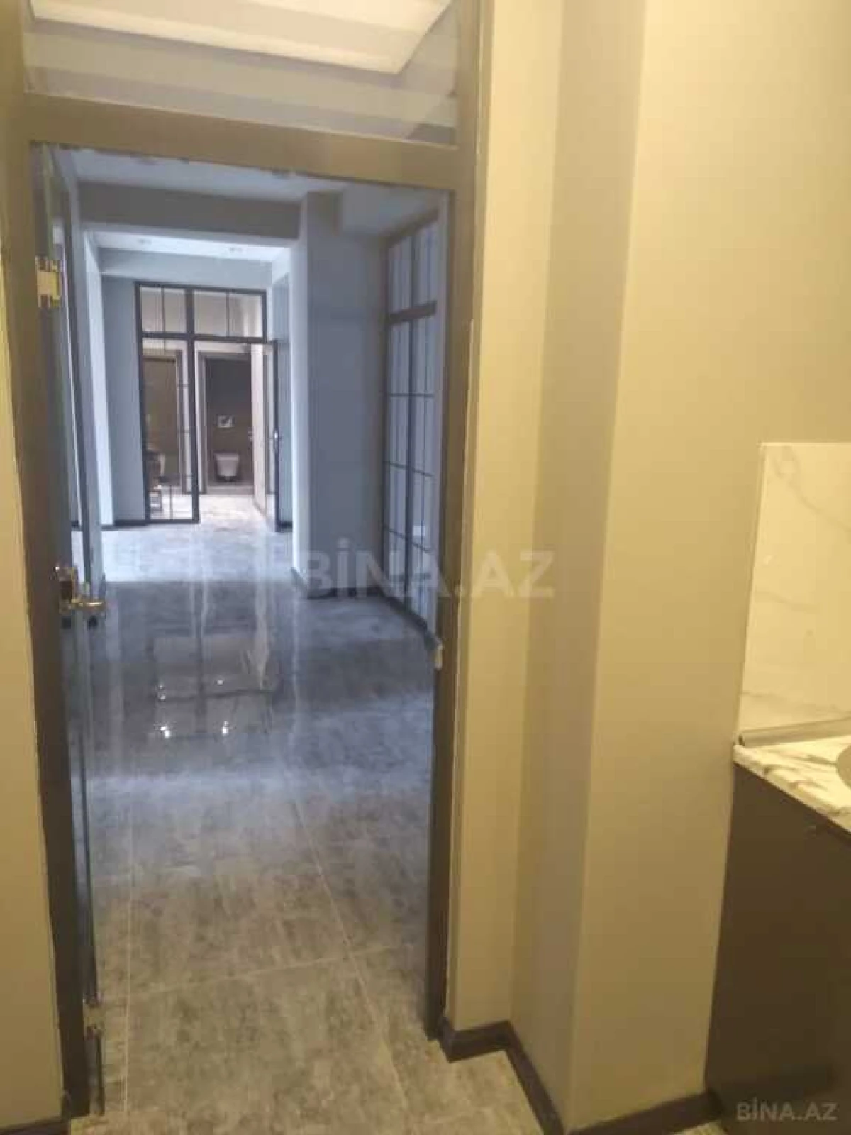 Kirayə verilir 7 otaqlı ofis 216 m²