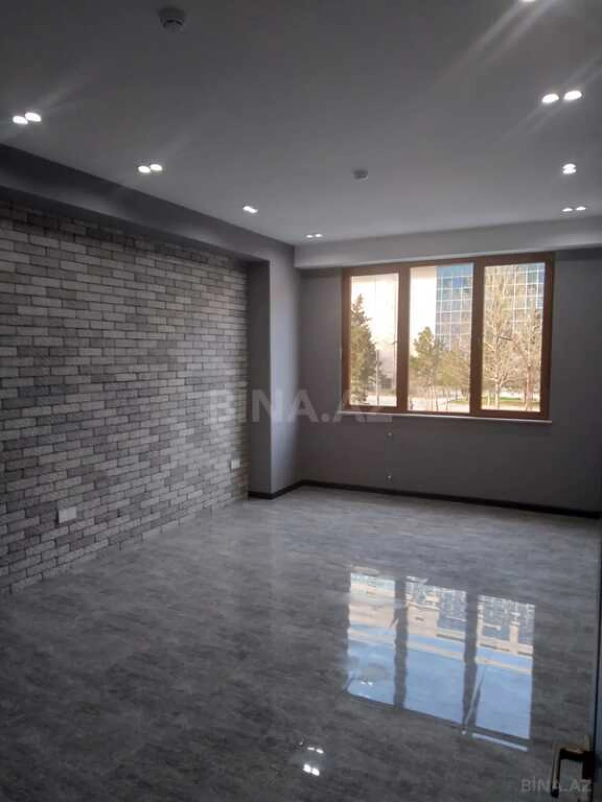 Kirayə verilir 7 otaqlı ofis 216 m²