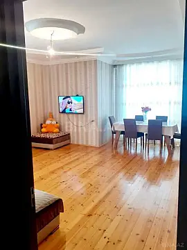 Satılır 4 otaqlı mənzil 147 m² — Bakı, 8-ci kilometr 4 otaq 147.00 m²