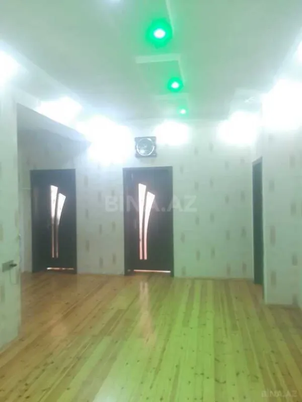 Satılır 4 otaqlı mənzil 147 m²