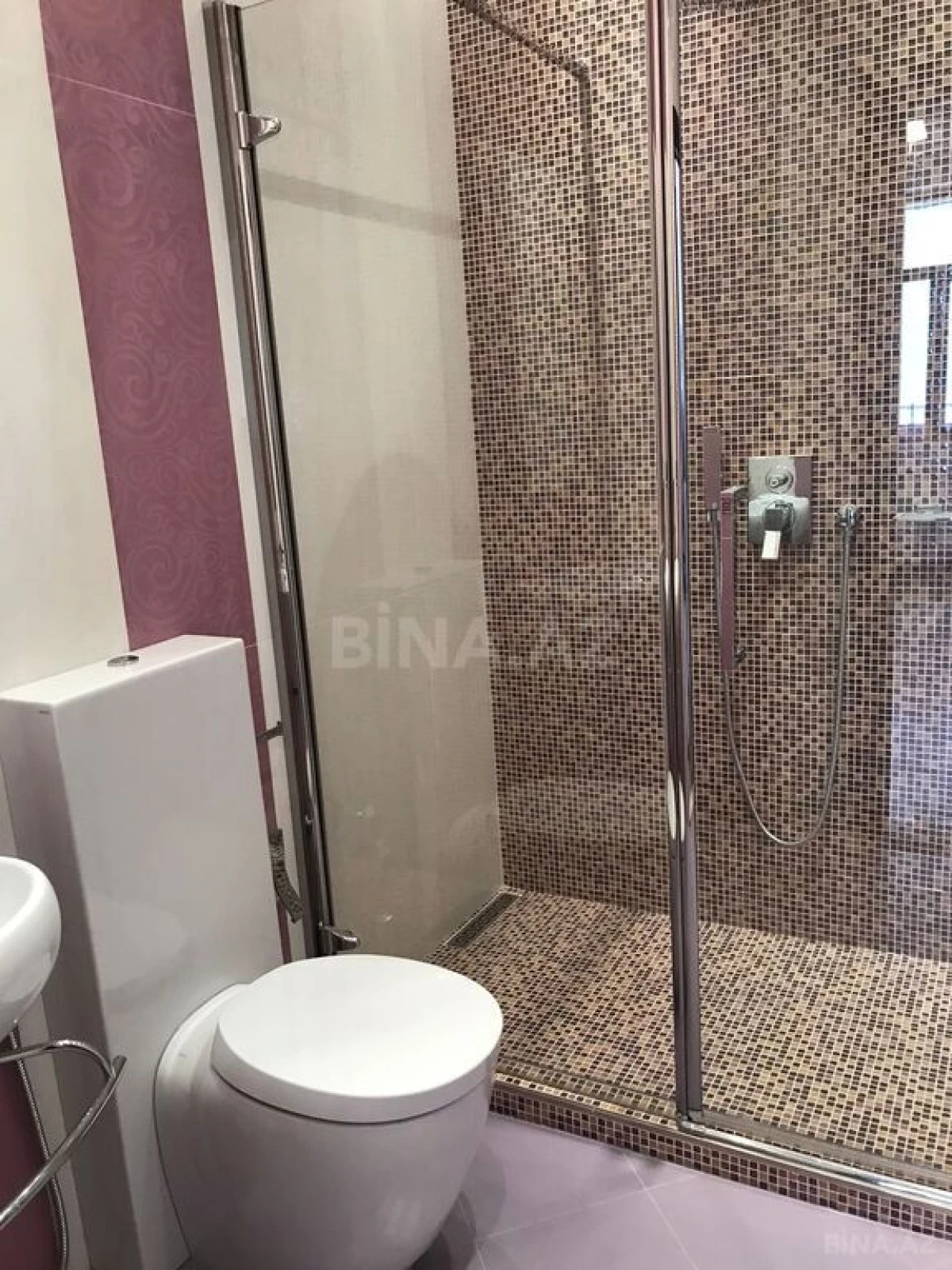 Satılır 4 otaqlı mənzil 176 m²