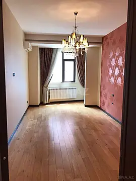 Satılır 4 otaqlı mənzil 176 m²