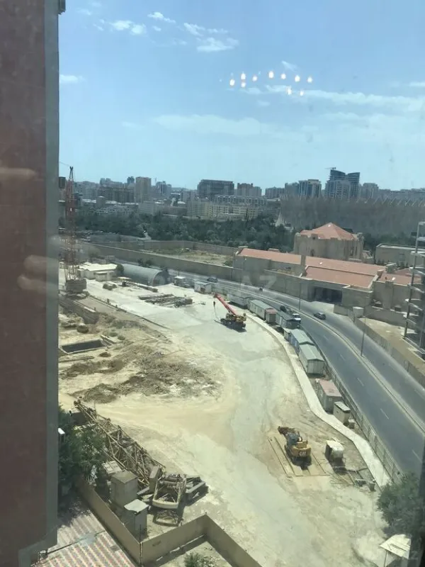 Satılır 4 otaqlı mənzil 176 m²