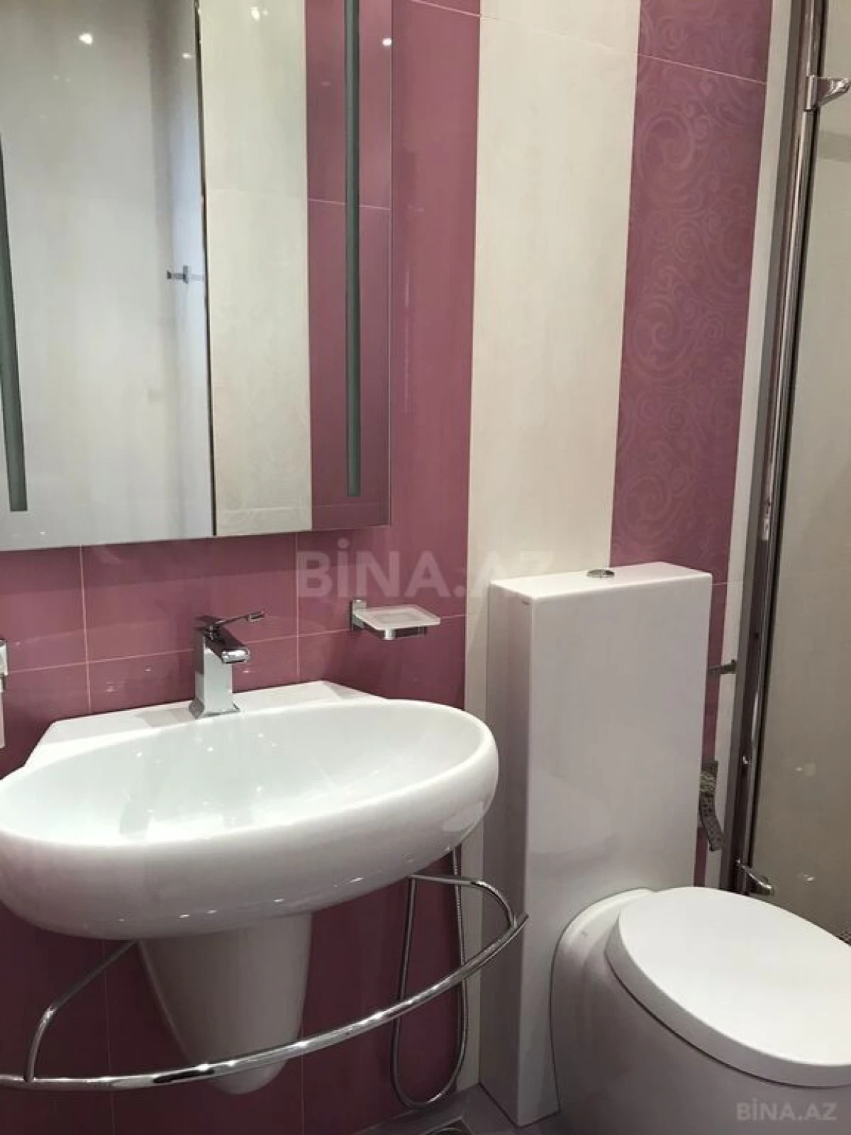 Satılır 4 otaqlı mənzil 176 m²