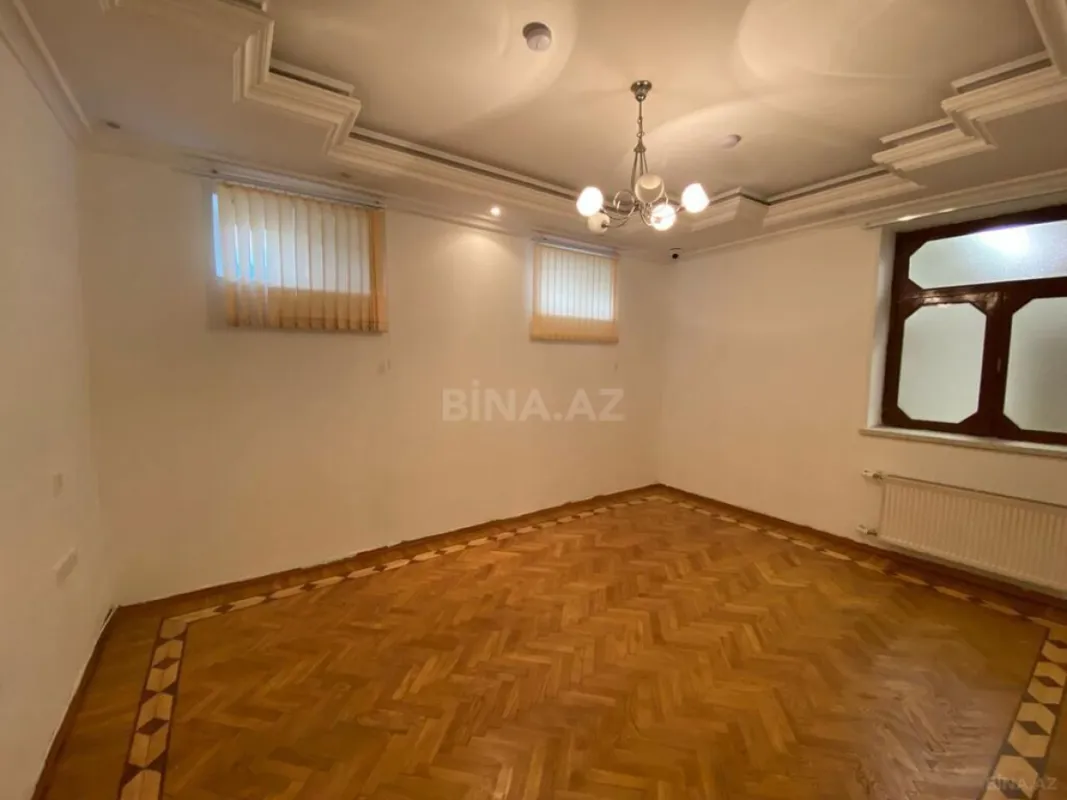 Satılır 8 otaqlı həyət evi 450 m²