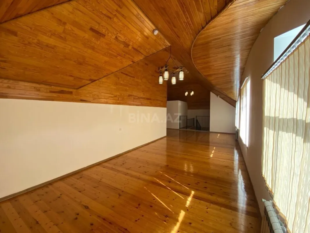 Satılır 8 otaqlı həyət evi 450 m²