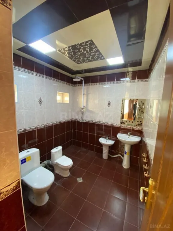 Satılır 8 otaqlı həyət evi 450 m²