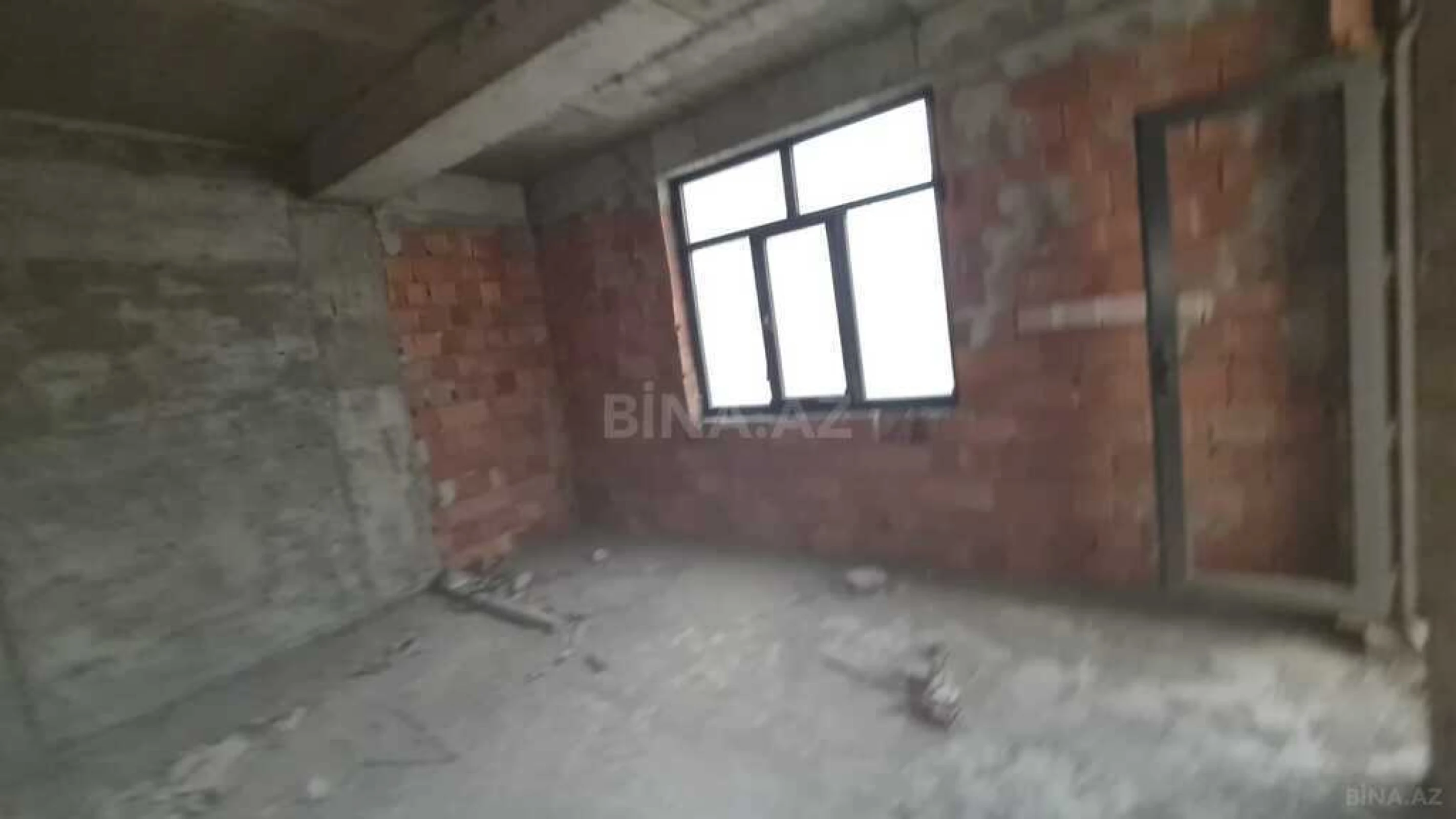 Satılır 3 otaqlı mənzil 125 m²