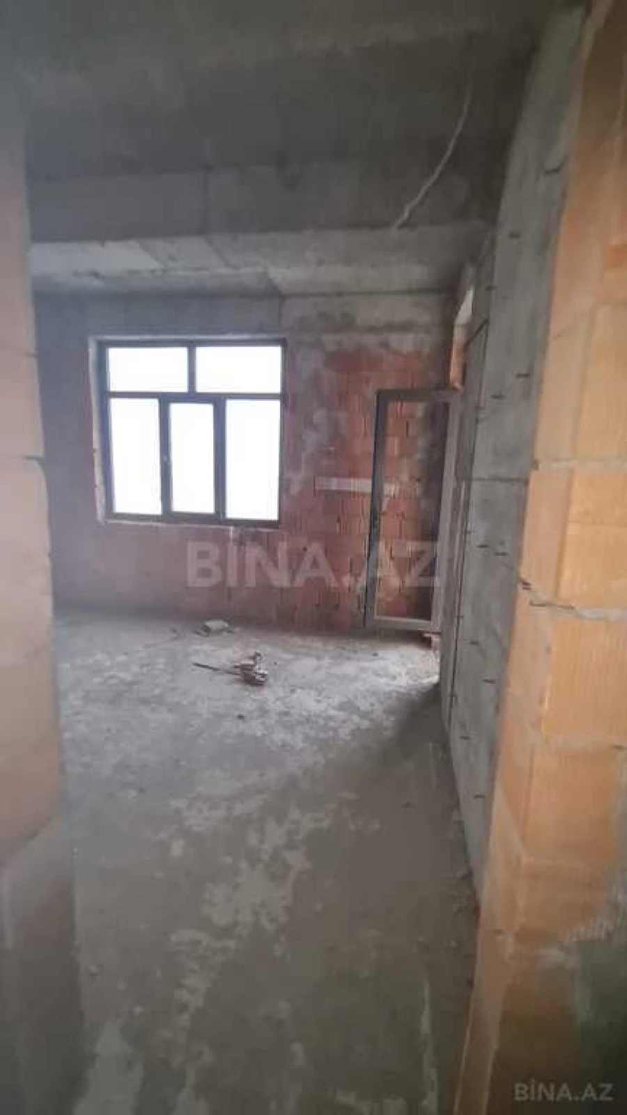 Satılır 3 otaqlı mənzil 125 m²