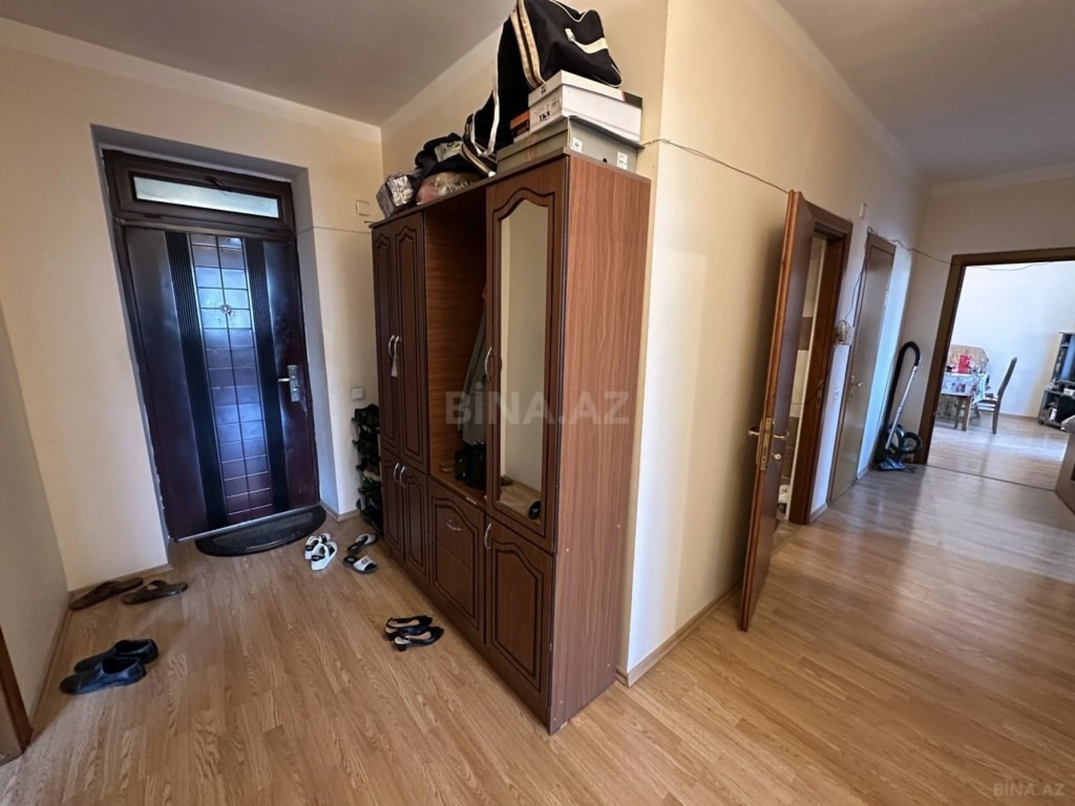 Satılır 3 otaqlı mənzil 110 m²