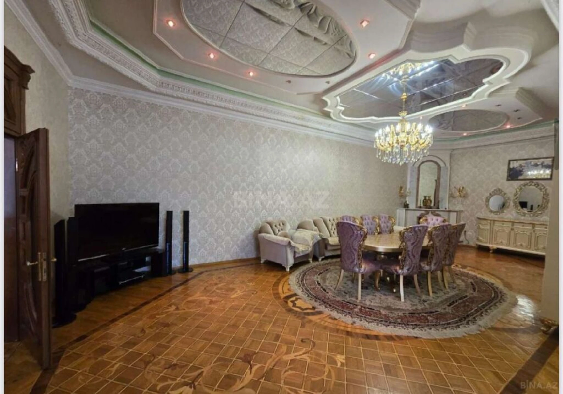 Satılır 11 otaqlı həyət evi 1050 m²