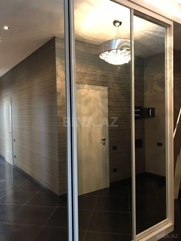 Satılır 3 otaqlı mənzil 127 m²
