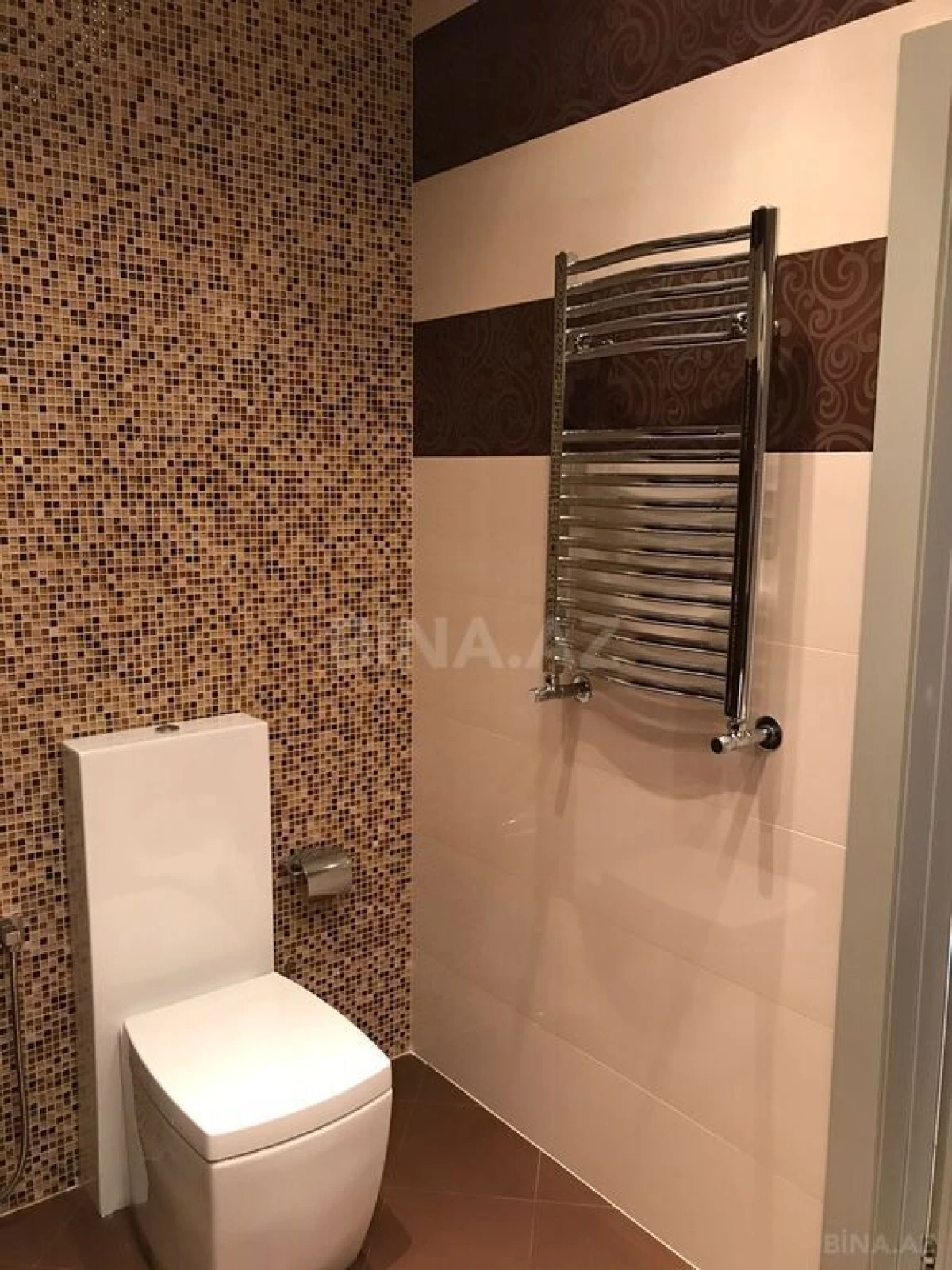 Satılır 3 otaqlı mənzil 127 m²