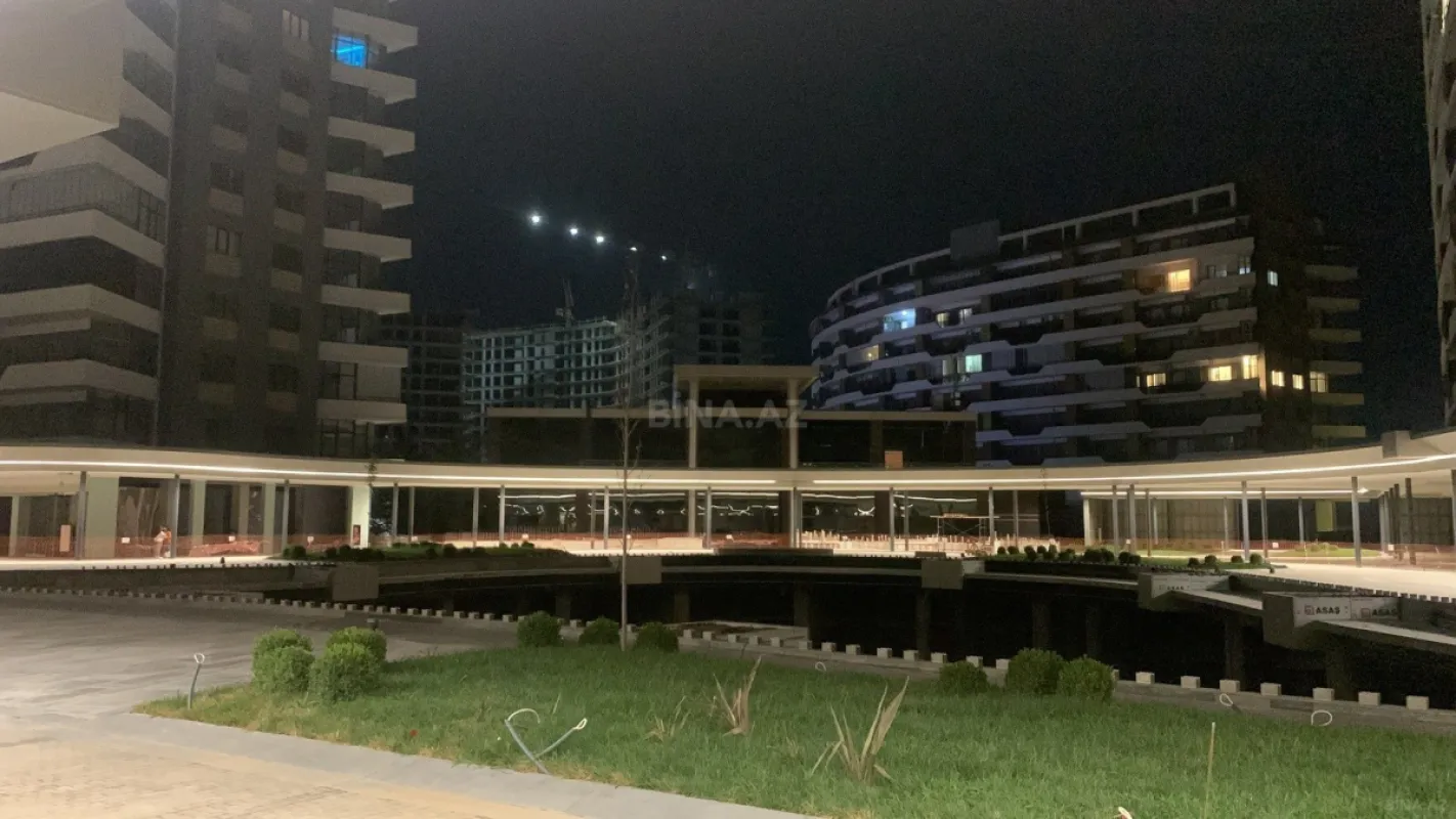 Satılır 4 otaqlı mənzil 182 m²