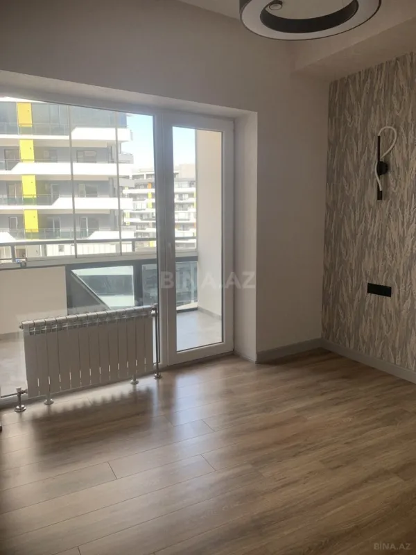 Satılır 4 otaqlı mənzil 182 m²