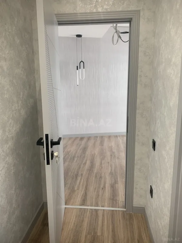 Satılır 4 otaqlı mənzil 182 m²