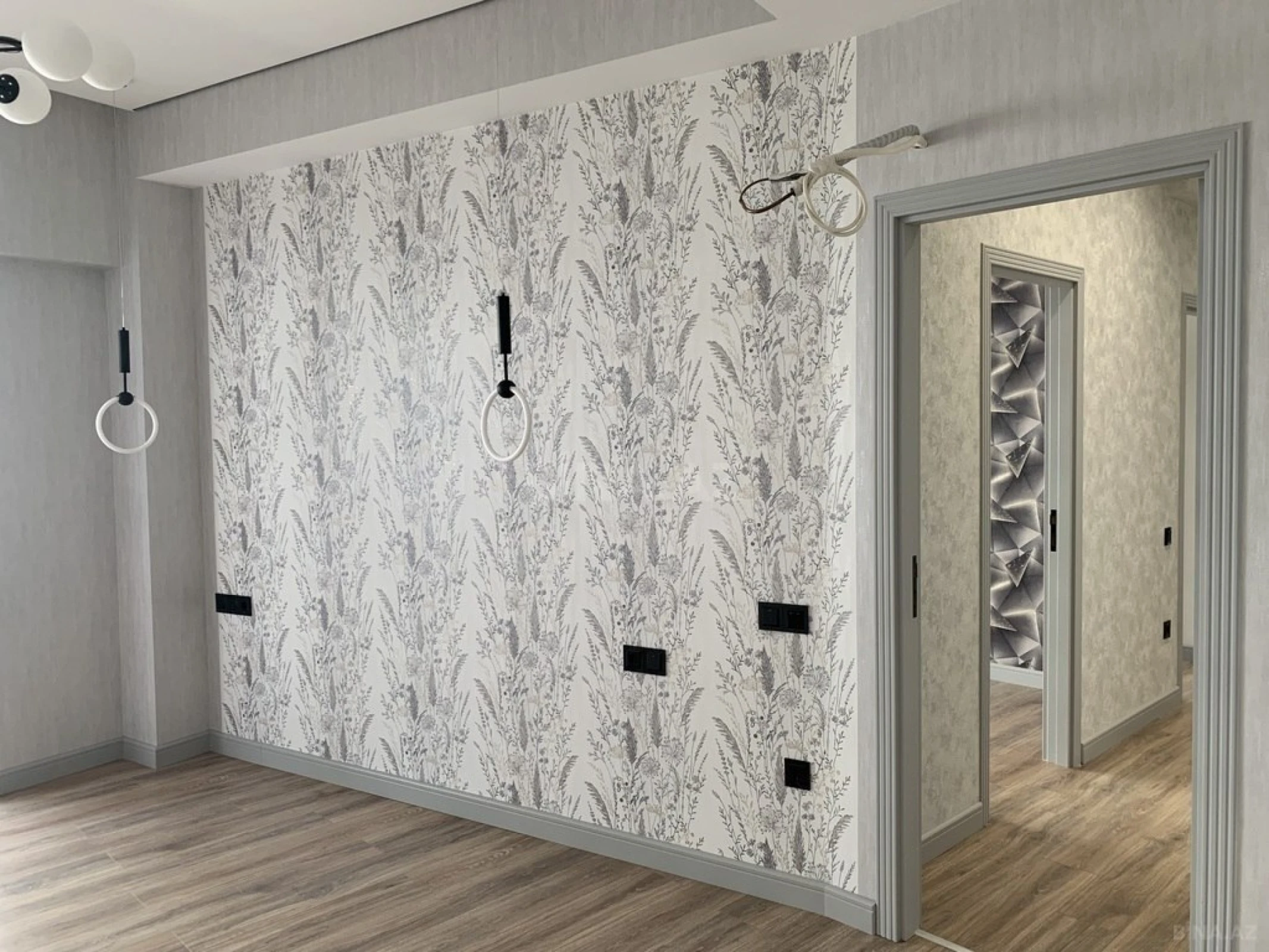 Satılır 4 otaqlı mənzil 182 m²