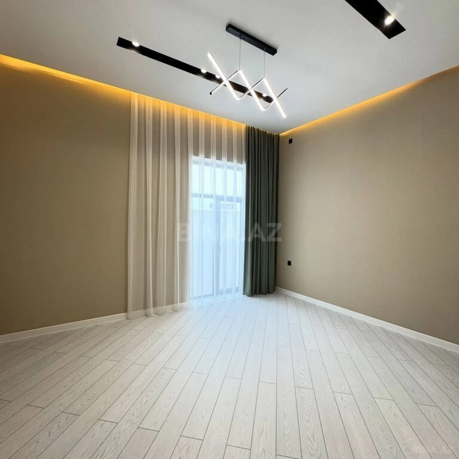 Satılır 4 otaqlı həyət evi 180 m²