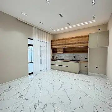 Satılır 4 otaqlı həyət evi 180 m²