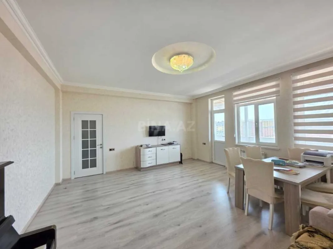 Satılır 3 otaqlı mənzil 110 m²