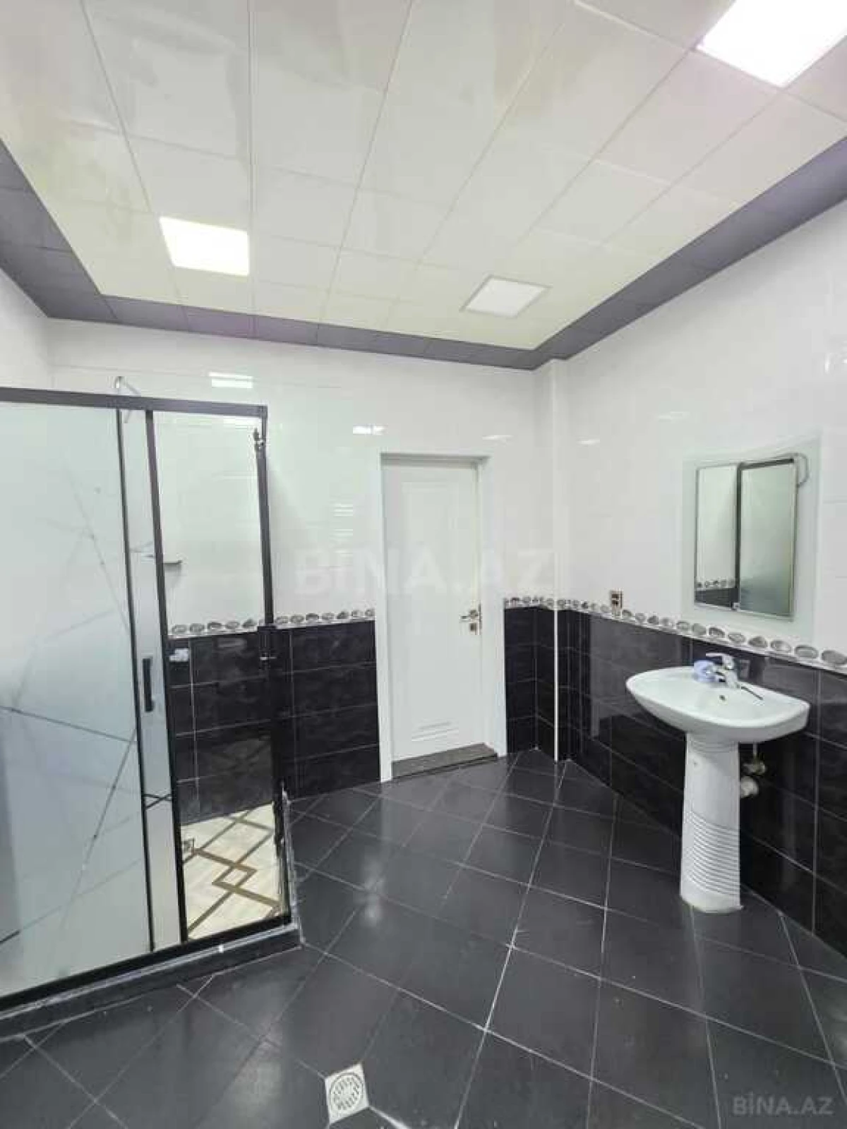 Satılır 3 otaqlı mənzil 110 m²