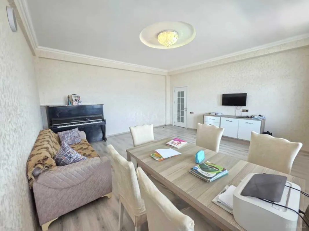 Satılır 3 otaqlı mənzil 110 m²