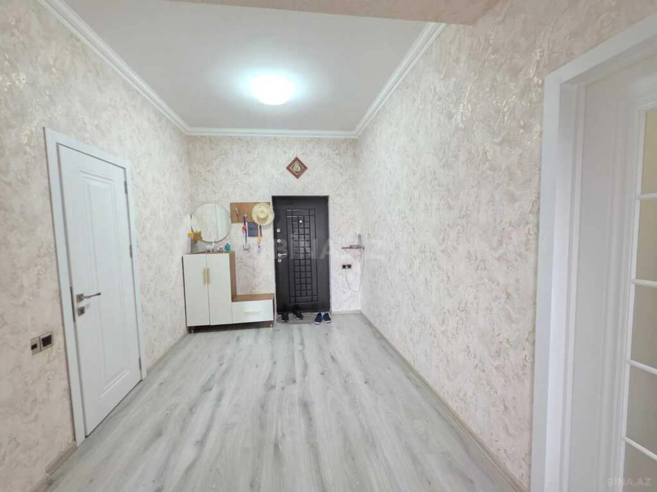 Satılır 3 otaqlı mənzil 110 m²