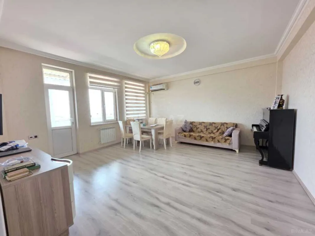Satılır 3 otaqlı mənzil 110 m²