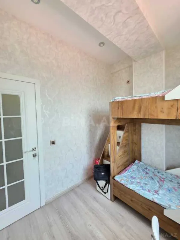 Satılır 3 otaqlı mənzil 110 m²
