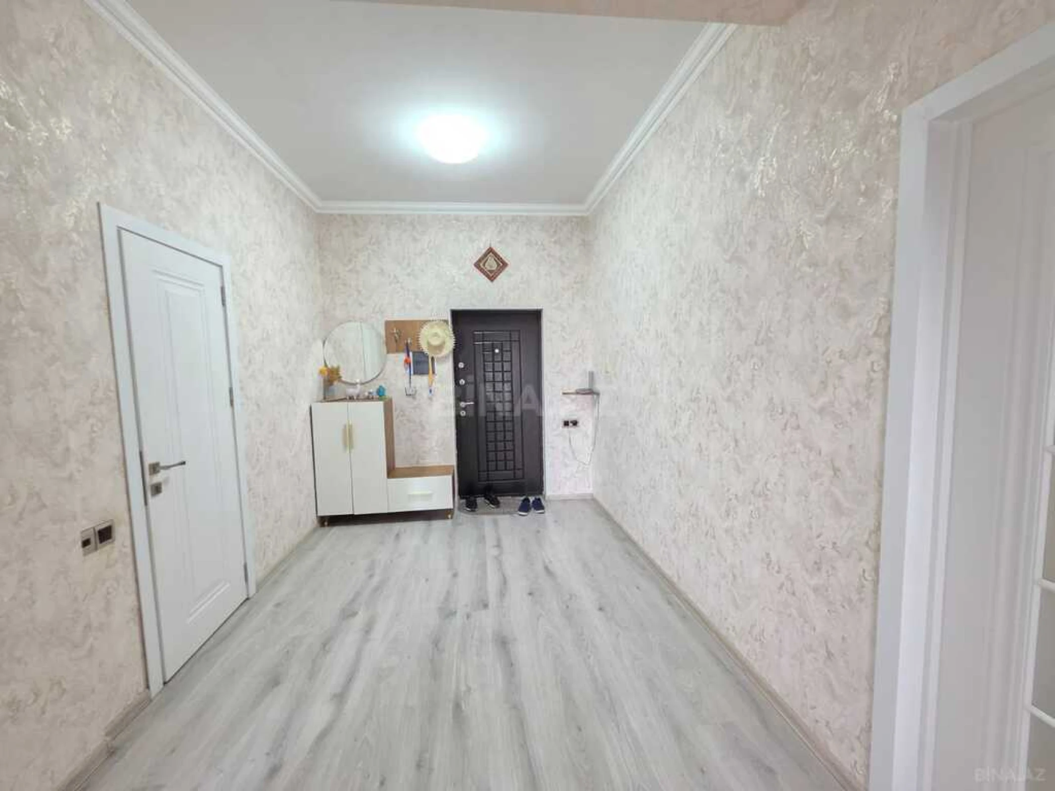 Satılır 3 otaqlı mənzil 110 m²
